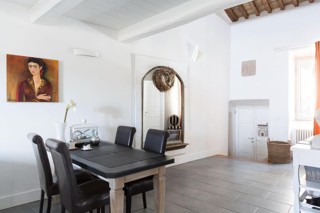 La Colombaia Nel Castello Apartment *